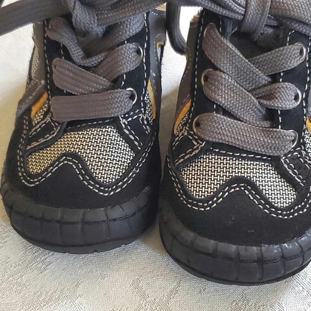 Children's Place Black Grey Lace Up Sneakers Tennis Shoes Baby Size 4 - Picture 9 of 10